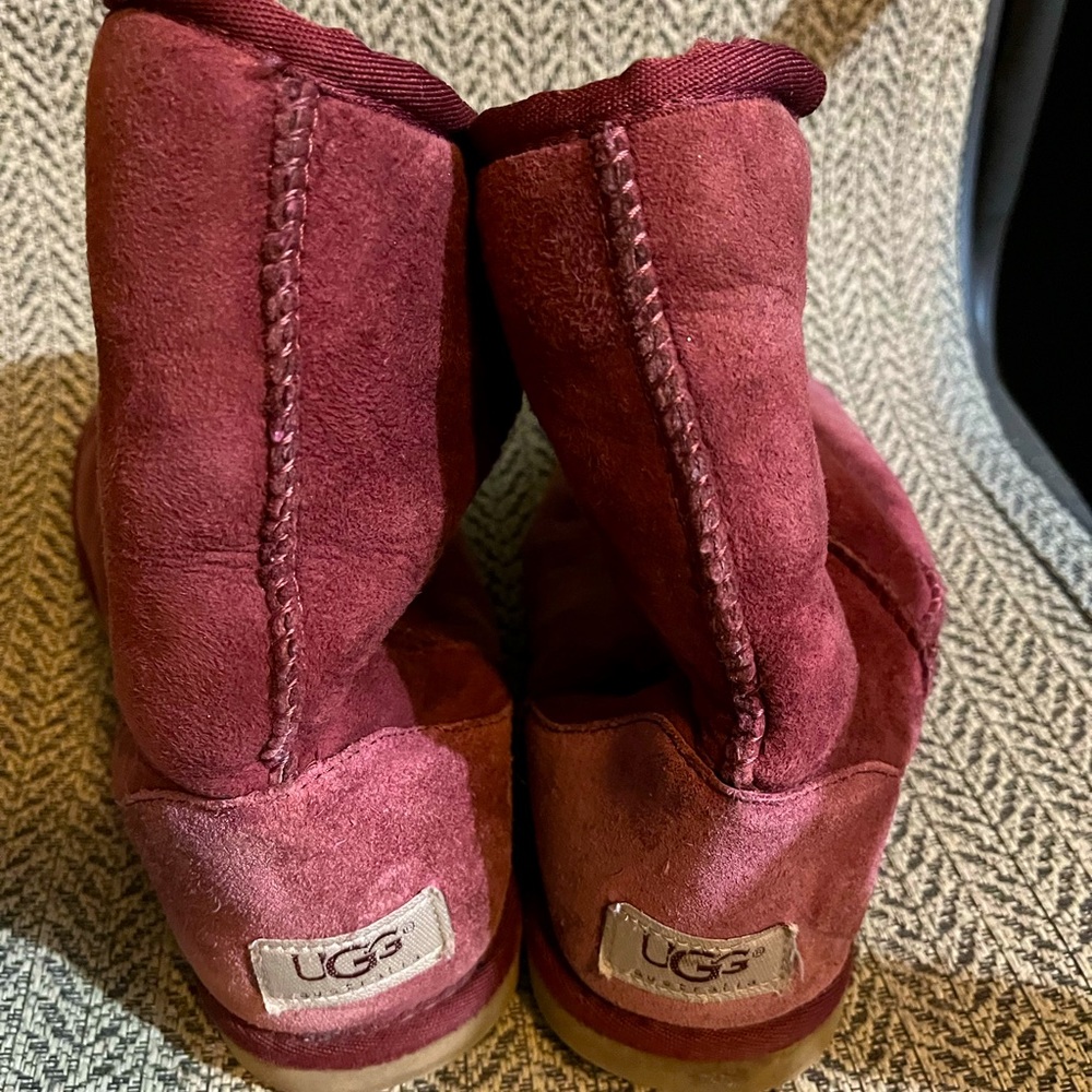 Maroon uggs